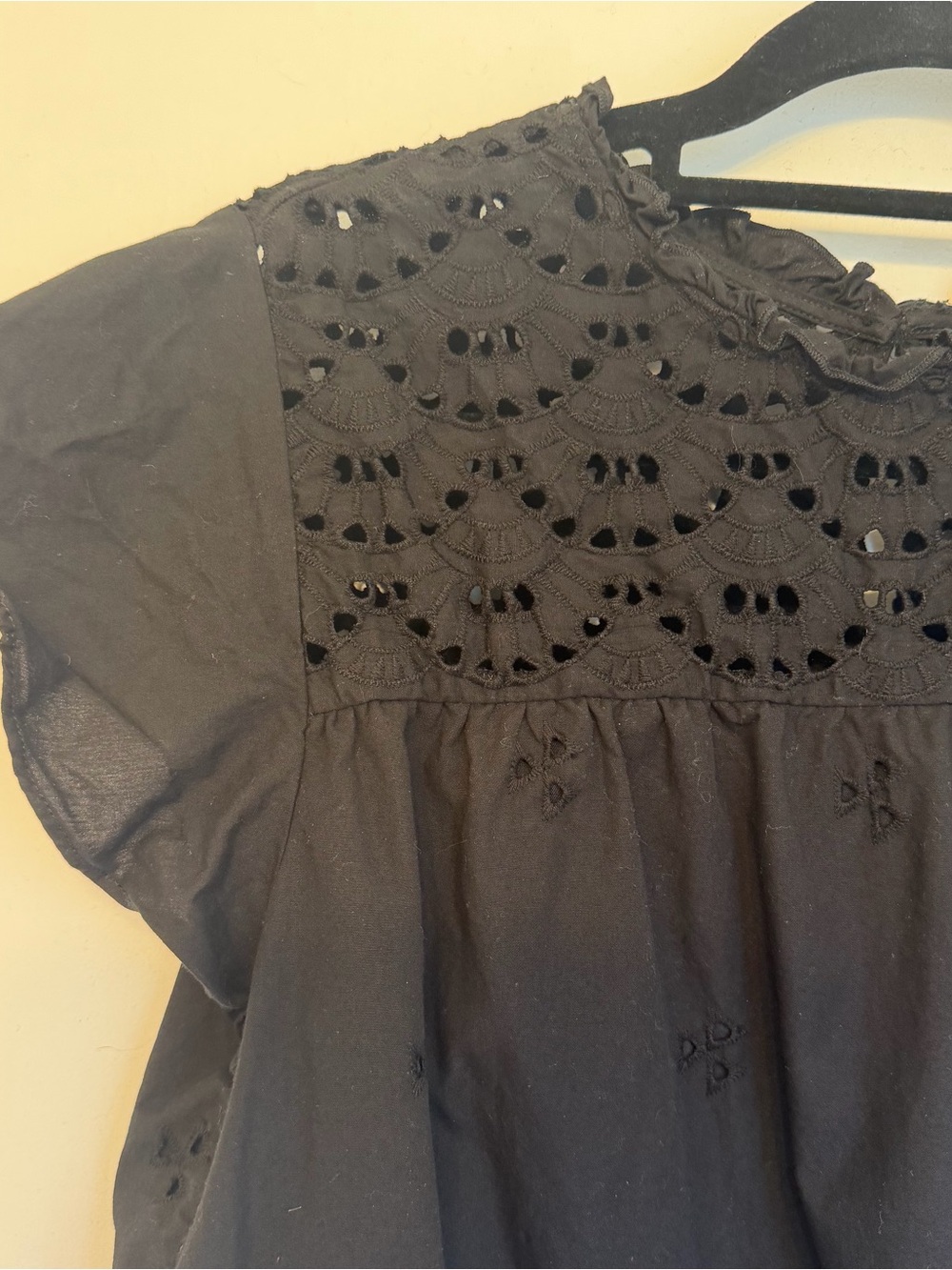 Flutter sleeve eyelet blouse - Picture 2 of 6